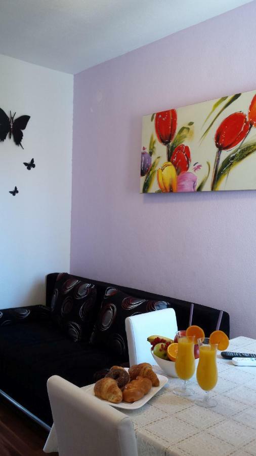 Apartments Lavanda ビオグラード・ナ・モル エクステリア 写真
