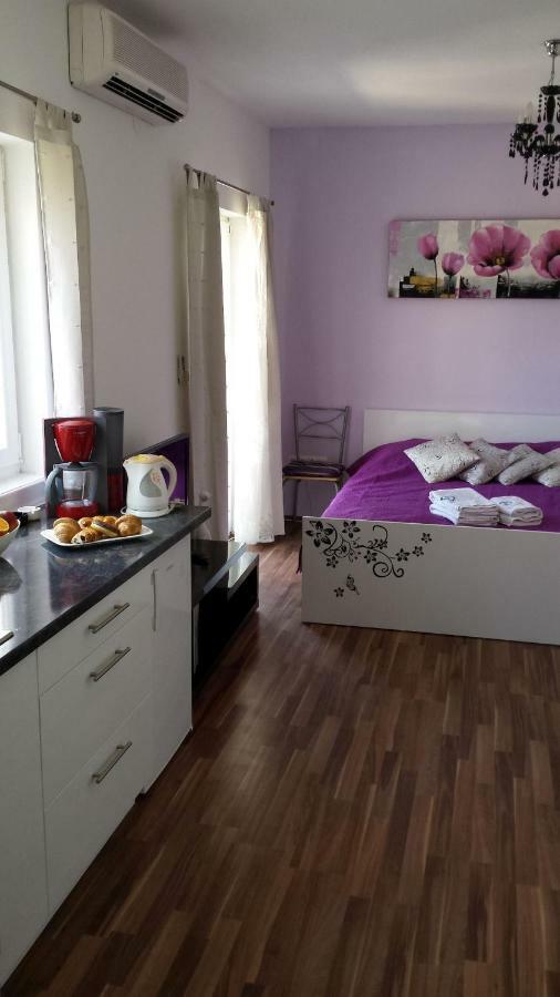 Apartments Lavanda ビオグラード・ナ・モル エクステリア 写真