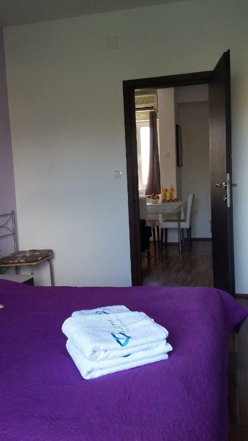 Apartments Lavanda ビオグラード・ナ・モル エクステリア 写真