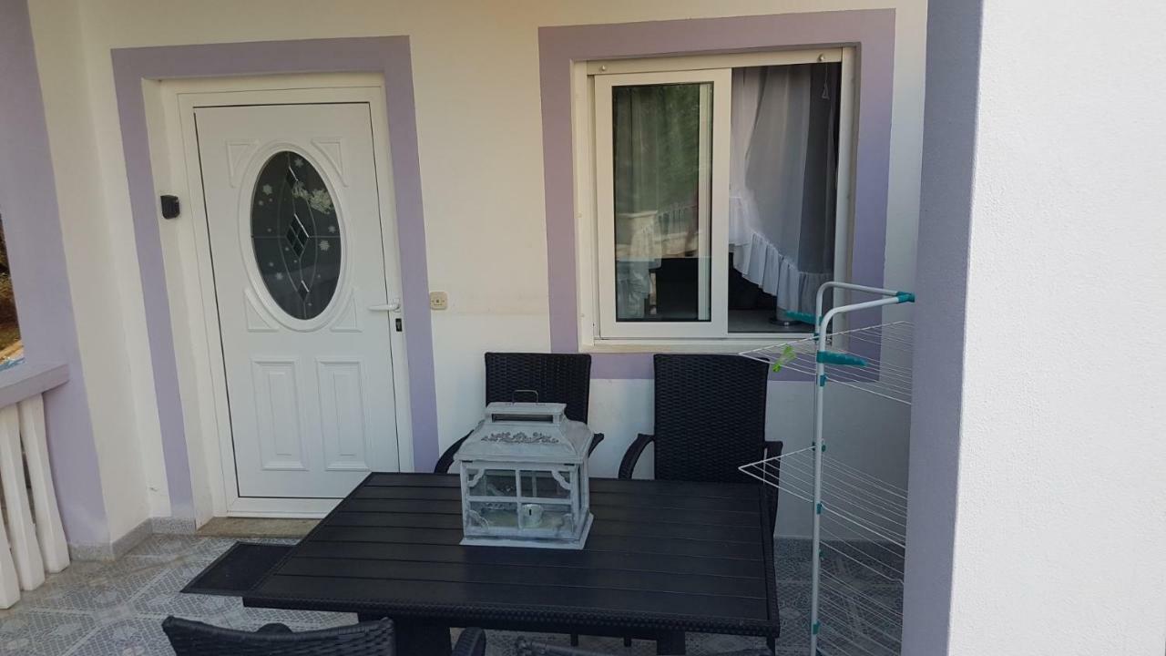 Apartments Lavanda ビオグラード・ナ・モル エクステリア 写真
