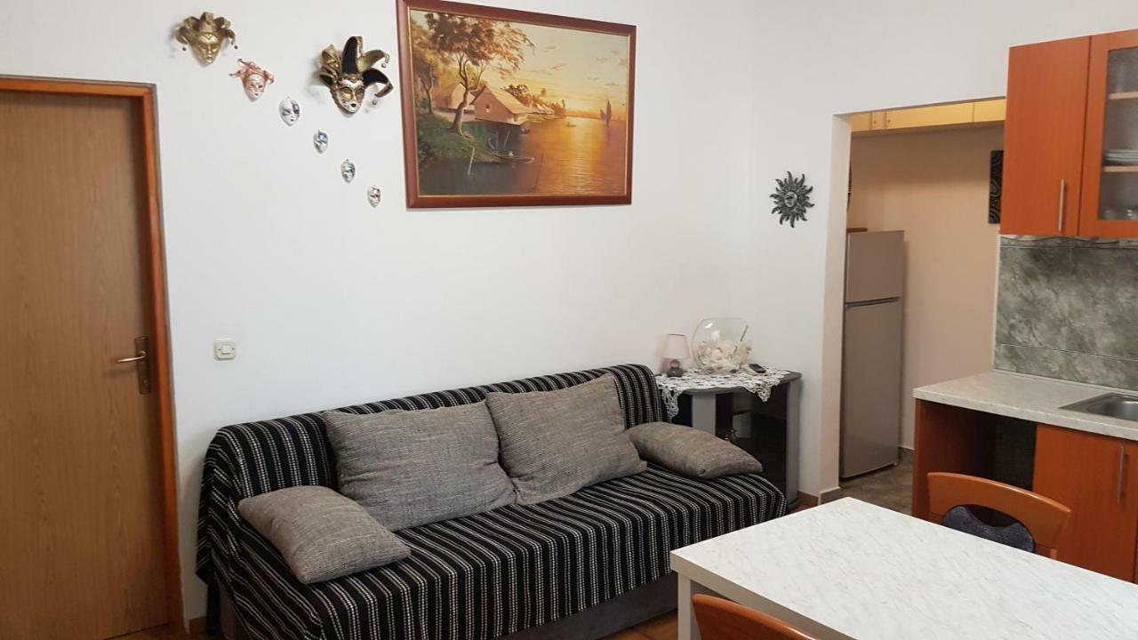 Apartments Lavanda ビオグラード・ナ・モル エクステリア 写真